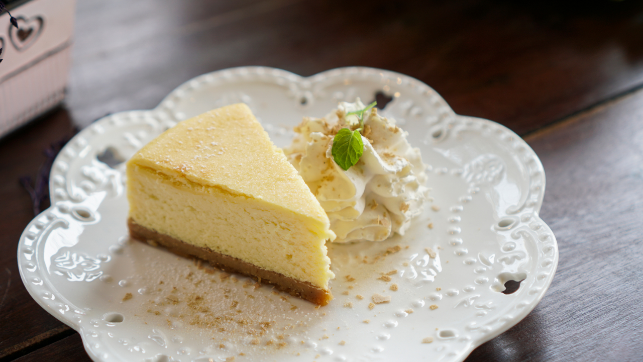 sugar-free cake with local raw honey